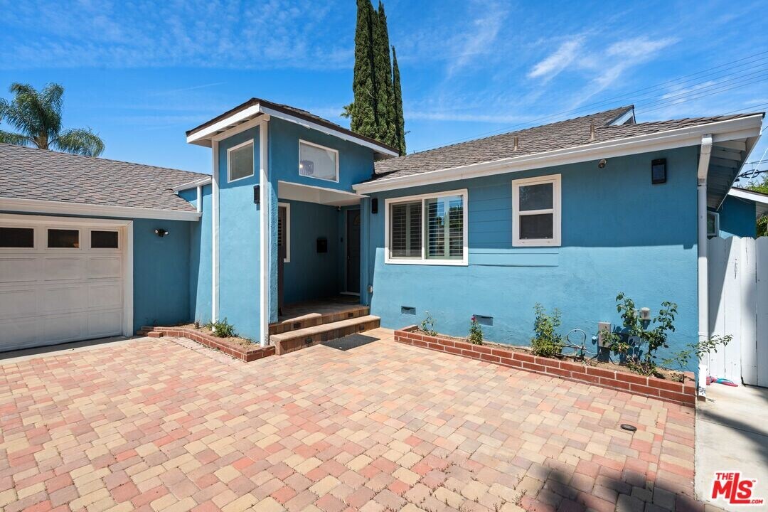 6672 Bobbyboyar Ave in Los Angeles, CA - Building Photo