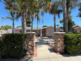 10210 Hayvenhurst Ave in Los Angeles, CA - Building Photo