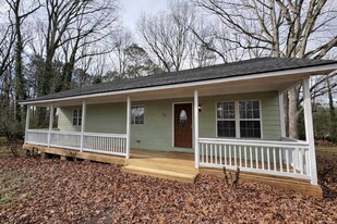 720 Whit Davis Rd in Athens, GA - Building Photo