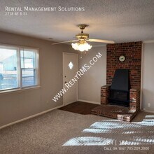 2718 NE B St in Topeka, KS - Building Photo - Building Photo