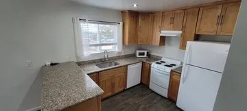 8034 Ney Ave in Oakland, CA - Building Photo - Building Photo