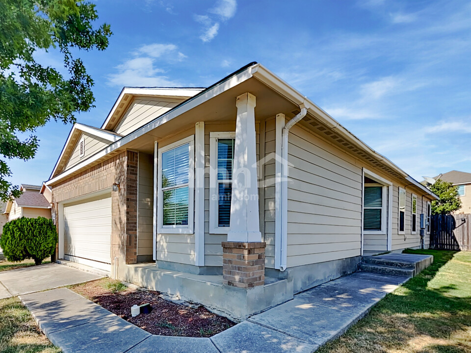 7614 Copper Dawn in Converse, TX - Building Photo