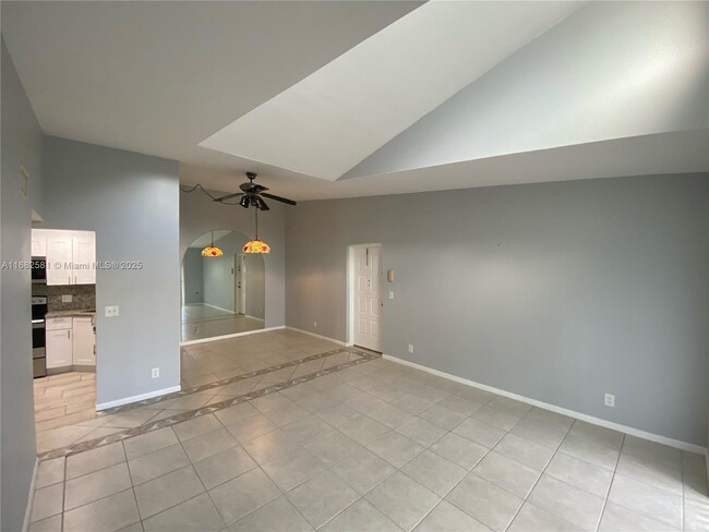 728 Sunny Pine Way-Unit -A3 in Greenacres, FL - Foto de edificio - Building Photo