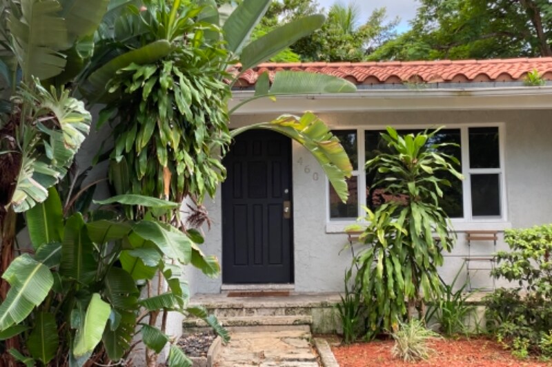 460 NE 76th St in Miami, FL - Building Photo