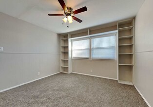 920 S Waterview Dr in Richardson, TX - Building Photo - Building Photo