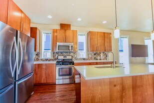 910 Grove SW St in Corvallis, OR - Building Photo