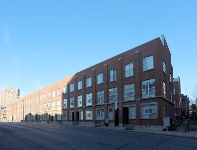 1388-1400 Bloor St W