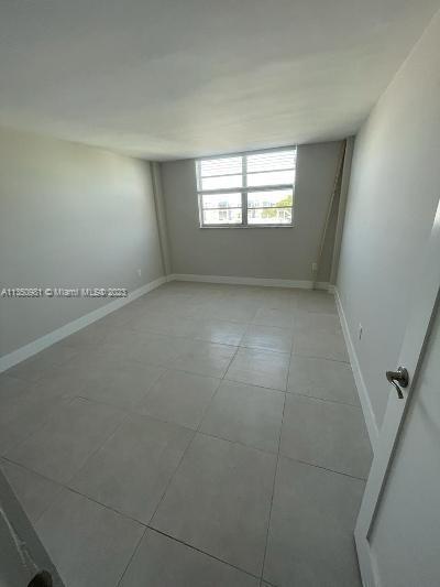 14165 SW 87th St-Unit -D-505 in Miami, FL - Building Photo - Building Photo