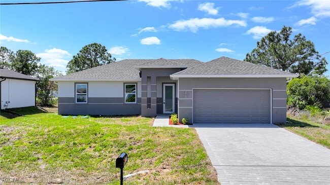 2813 12th St W in Lehigh Acres, FL - Building Photo - Building Photo