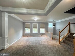22464 Maison Carree Square in Ashburn, VA - Building Photo - Building Photo