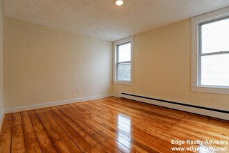 49 Francis St, Unit 1 in Waltham, MA - Building Photo - Building Photo