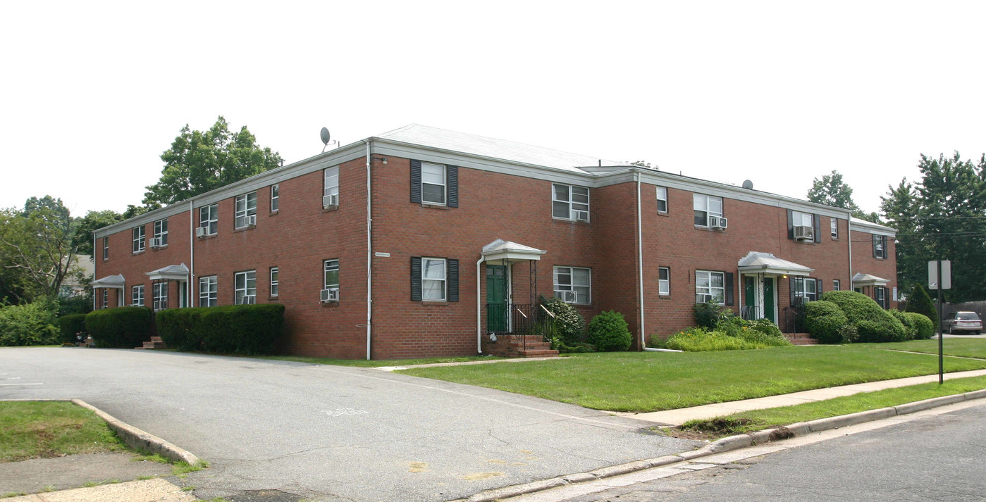 Parkview Terrace in Edison, NJ - Building Photo