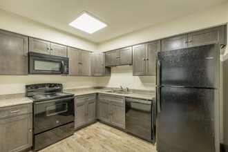 179 4th St, Unit B4 in Monteagle, TN - Building Photo - Building Photo