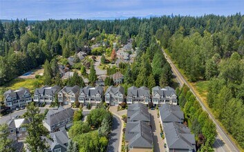 12709 176th Pl NE in Redmond, WA - Foto de edificio - Building Photo