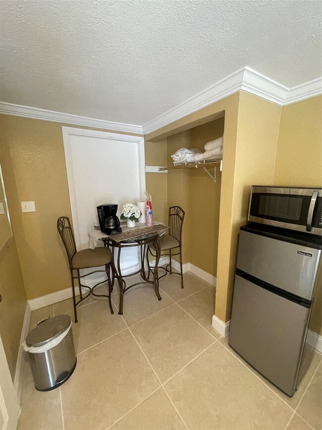 2160 NE 1st Ave in Pompano Beach, FL - Building Photo - Building Photo