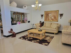8900 NW 148th Terrace in Miami Lakes, FL - Building Photo - Building Photo