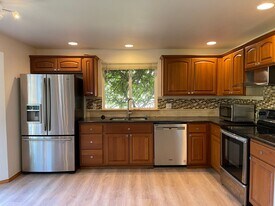 23533 97th Ave S in Kent, WA - Building Photo