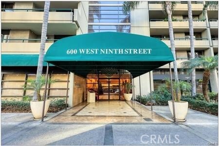property at 600 W 9th St