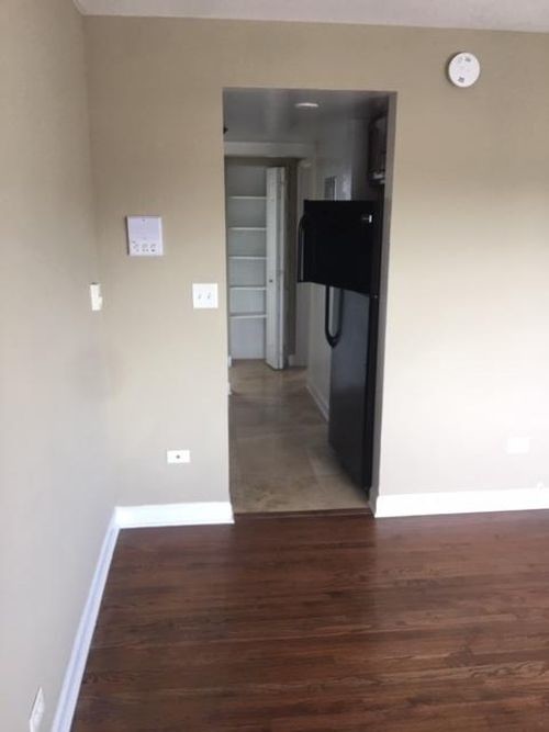 7628 N Milwaukee Ave-Unit -3B in Niles, IL - Building Photo - Building Photo