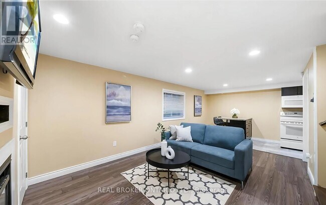 10 Annamaria Dr in Georgina, ON - Building Photo - Building Photo