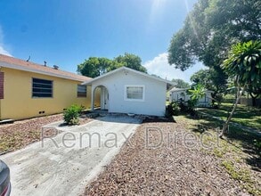 218 N D St in Lake Worth Beach, FL - Building Photo - Building Photo