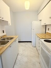 1653 Ouellette Ave in Windsor, ON - Building Photo - Building Photo