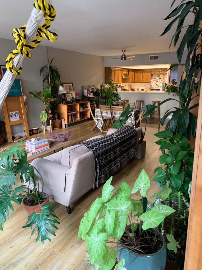 5125 Harold Way, Unit 202 in Los Angeles, CA - Foto de edificio - Building Photo