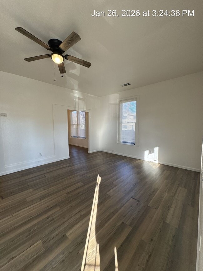 500 W School Ave in Visalia, CA - Building Photo - Building Photo