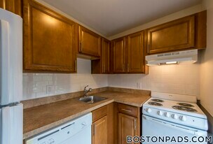 1126 Boylston St, Unit 606 in Boston, MA - Building Photo