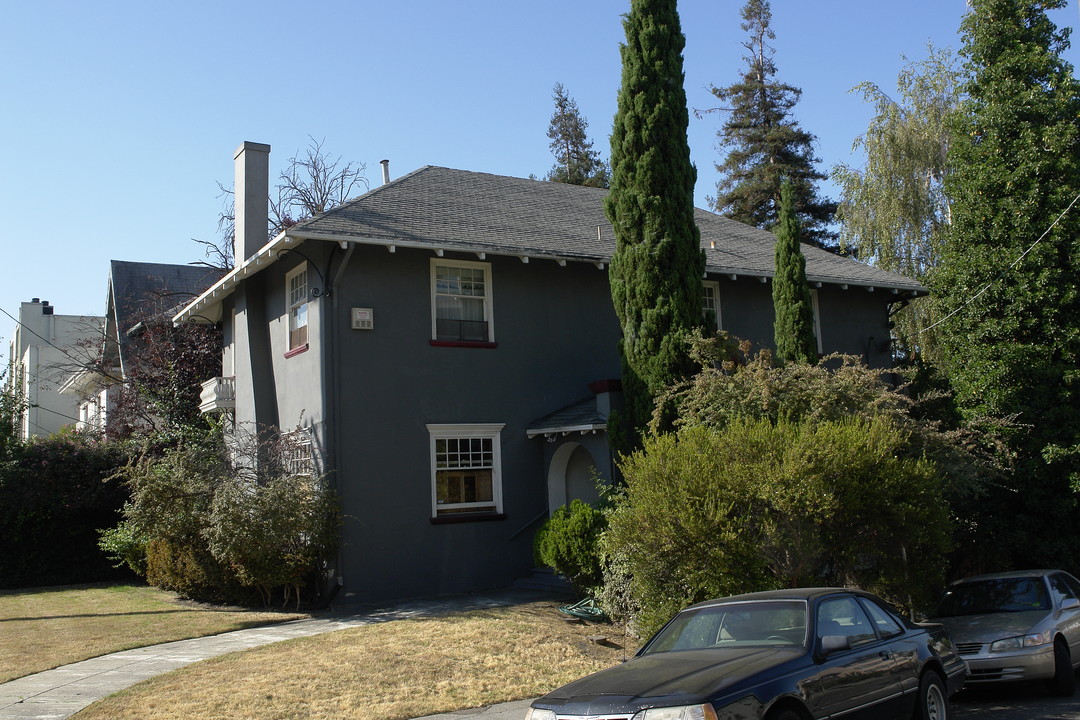 353 Bellevue Ave in Oakland, CA - Building Photo