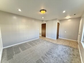 1119 N Nayon St in Layton, UT - Building Photo - Building Photo