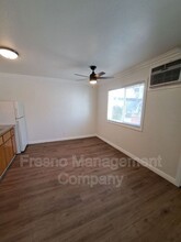 1322 E Bulldog Ln in Fresno, CA - Building Photo - Building Photo