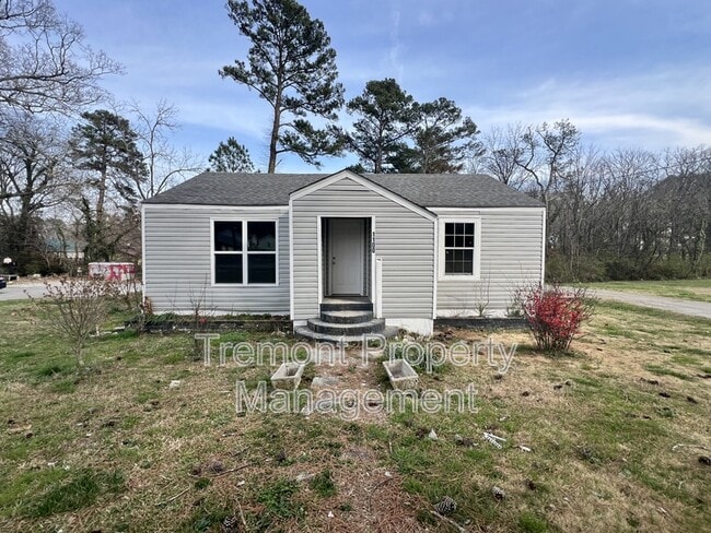 property at 1100 Tunnel Blvd