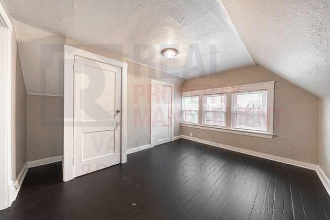 11702-11704 Saywell Ave in Cleveland, OH - Building Photo - Building Photo