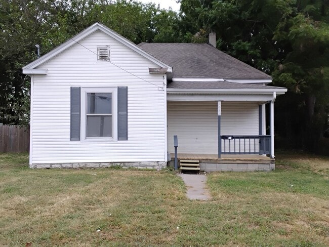 property at 1632 N Irving Ave