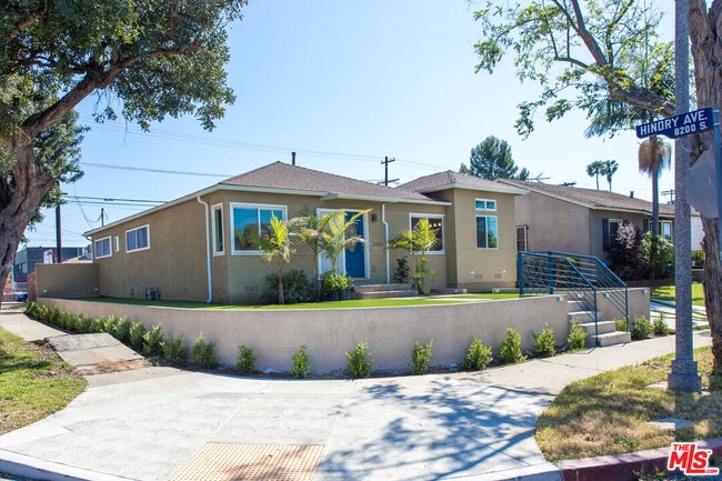 5400 W 82nd St in Los Angeles, CA - Building Photo - Building Photo