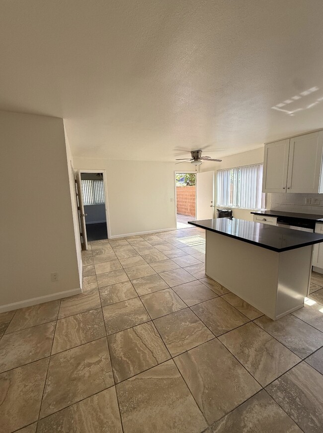 4712 W 171st St, Unit 4714