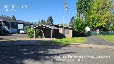 402 Short St in Grants Pass, OR - Building Photo - Building Photo