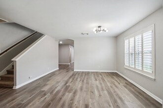 8210 Radial Ct in Rosharon, TX - Building Photo - Building Photo