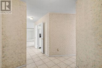 175 Bamburgh Cir in Toronto, ON - Building Photo - Building Photo