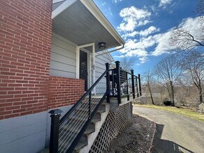 55 Windmill Hill Rd in Branford, CT - Building Photo - Building Photo