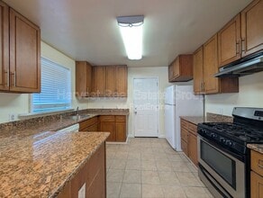 500 Warden Ave in San Leandro, CA - Building Photo - Building Photo