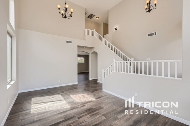 8329 W Cocopah St in Tolleson, AZ - Building Photo - Building Photo