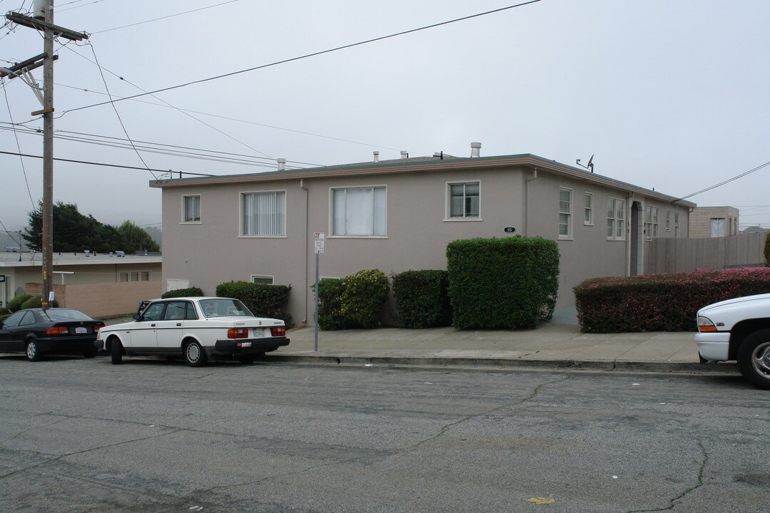 315 Locust Ave in South San Francisco, CA - Foto de edificio