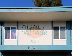 Val Vista Apartments in San Leandro, CA - Building Photo - Building Photo