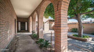 6833 N 18th St in Phoenix, AZ - Building Photo - Building Photo