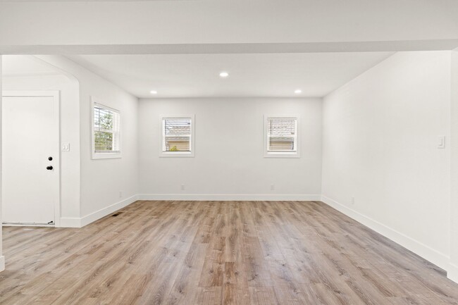 property at 1521 159th Ave