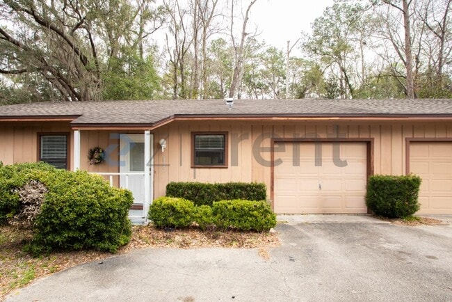 property at 6722 NW 113th Ln