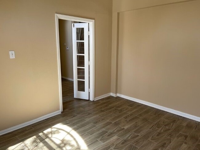 property at 4623 Russett Ln