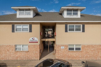 Peppertree Apartments in Lawton, OK - Building Photo - Building Photo